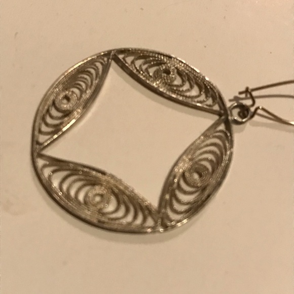 Vintage gold filigree earrings - Picture 4 of 5